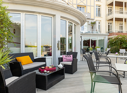 Terrasse de l'Hôtel de la Plage à Dieppe Terrasse de l'Hôtel de la Plage à Dieppe